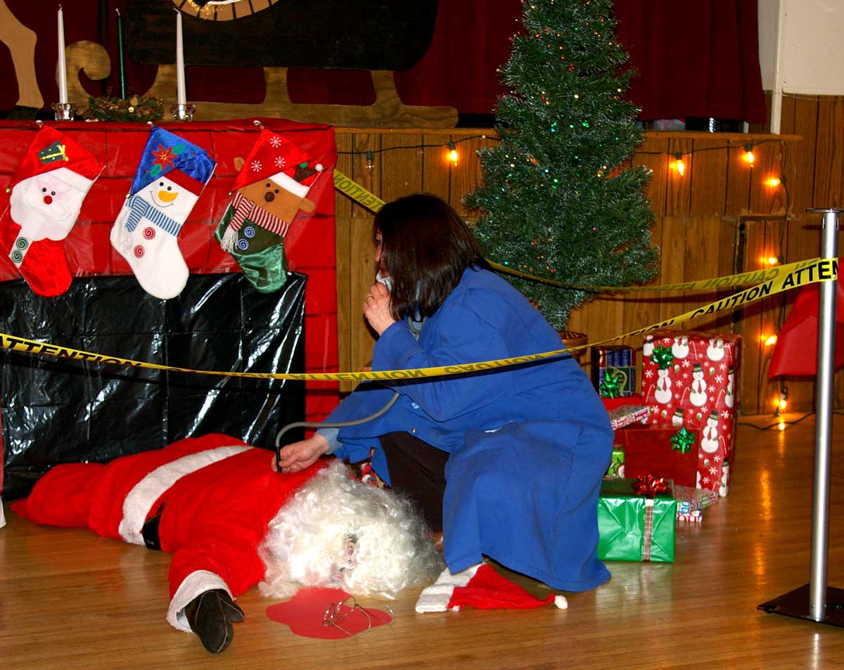 Santa as victim and with forensic doctor